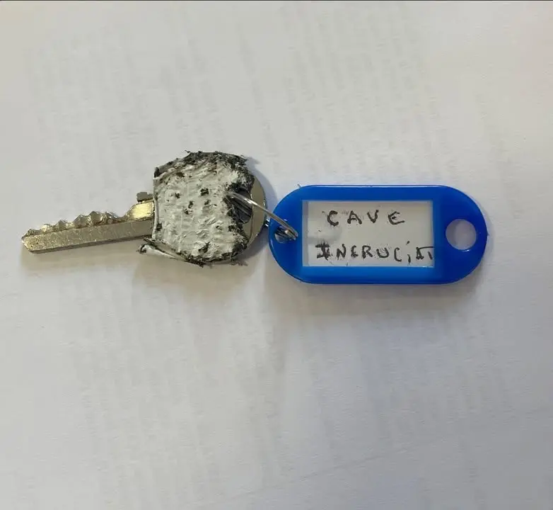 La clé d’une cave se situant à l’incruciata a été déposée à la mairie pour que son propriétaire la récupère