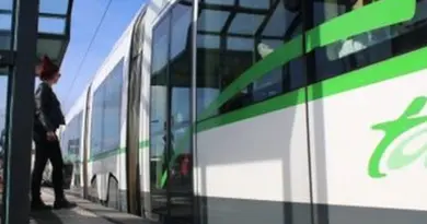 La conductrice d’un tramway sous le choc après une collision avec une voiture à Nantes
