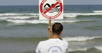 La côte atlantique face à une "puissante houle", drapeaux rouges sur les plages
