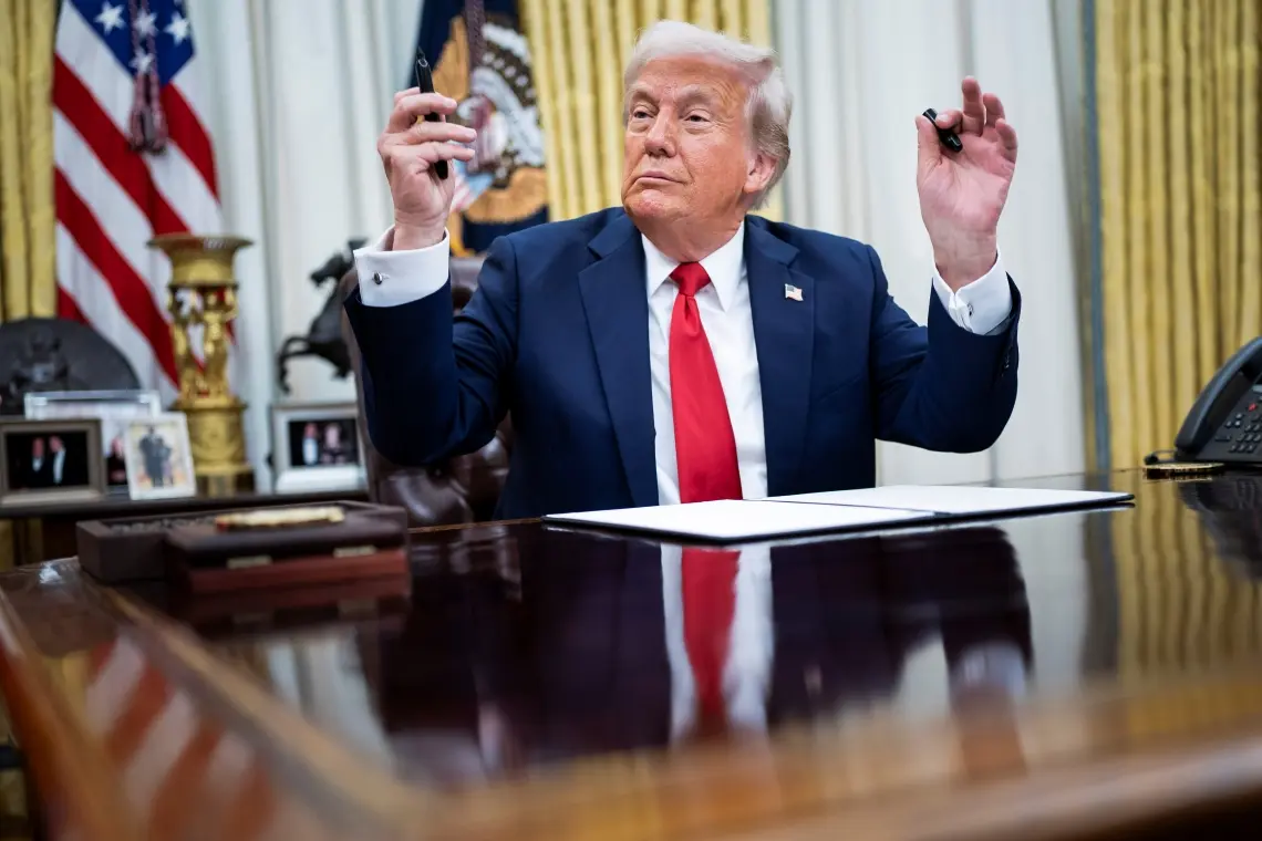 La défense ne sera pas épargnée par les tarifs douaniers de Donald Trump - Euractiv FR