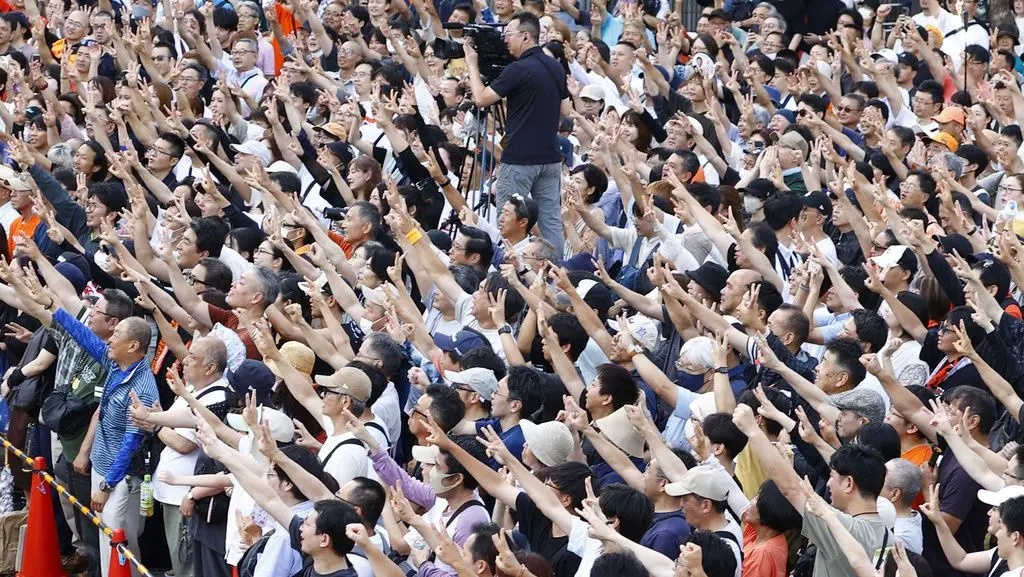 La différence entre les partis politiques japonais selon le degré de ferveur de leurs partisans