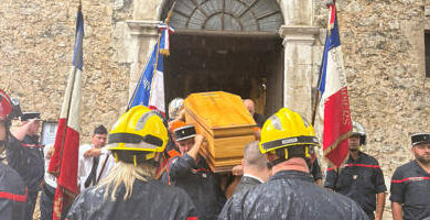 La grande famille des pompiers du pays grassois rend hommage à l’un des siens