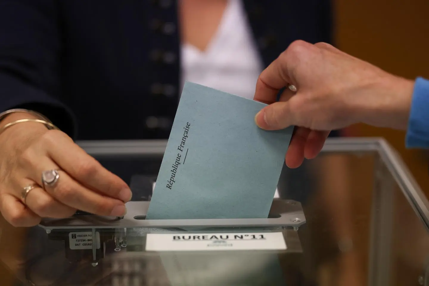 La législative partielle de Paris, qui devrait voir s’affronter Rachida Dati et Michel Barnier, aura lieu les 21 et 28 septembre