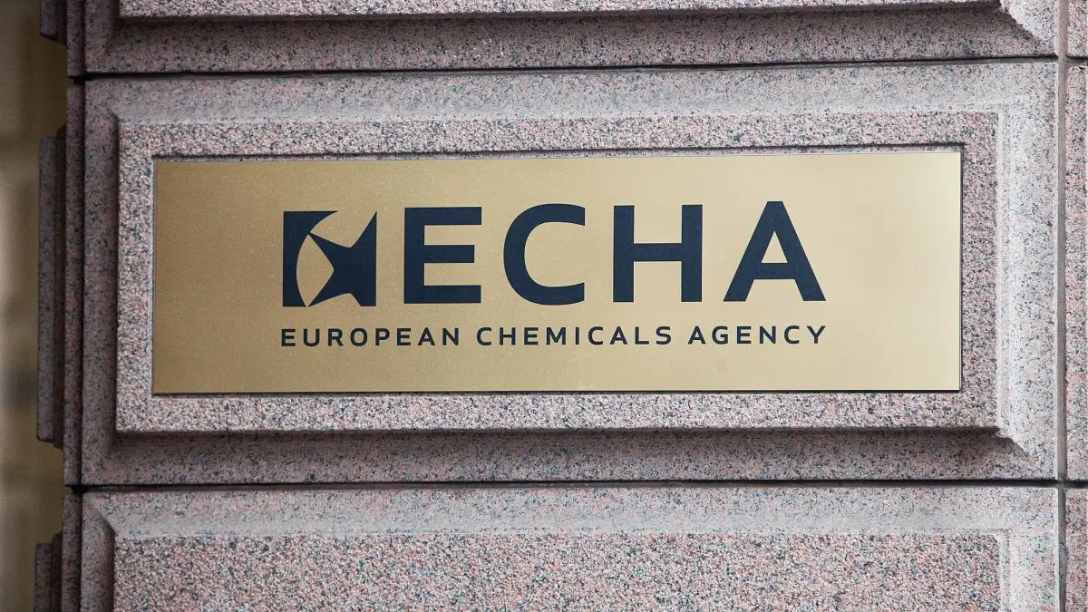La lutte contre les "polluants éternels" s'intensifie à l'approche de la révision des règles de l'UE
