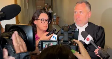 La mairesse Julie Dufour refuse de quitter ses fonctions