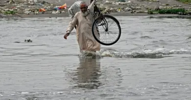 La mousson fait encore 20 morts au Pakistan, les pluies gagnent le Sud