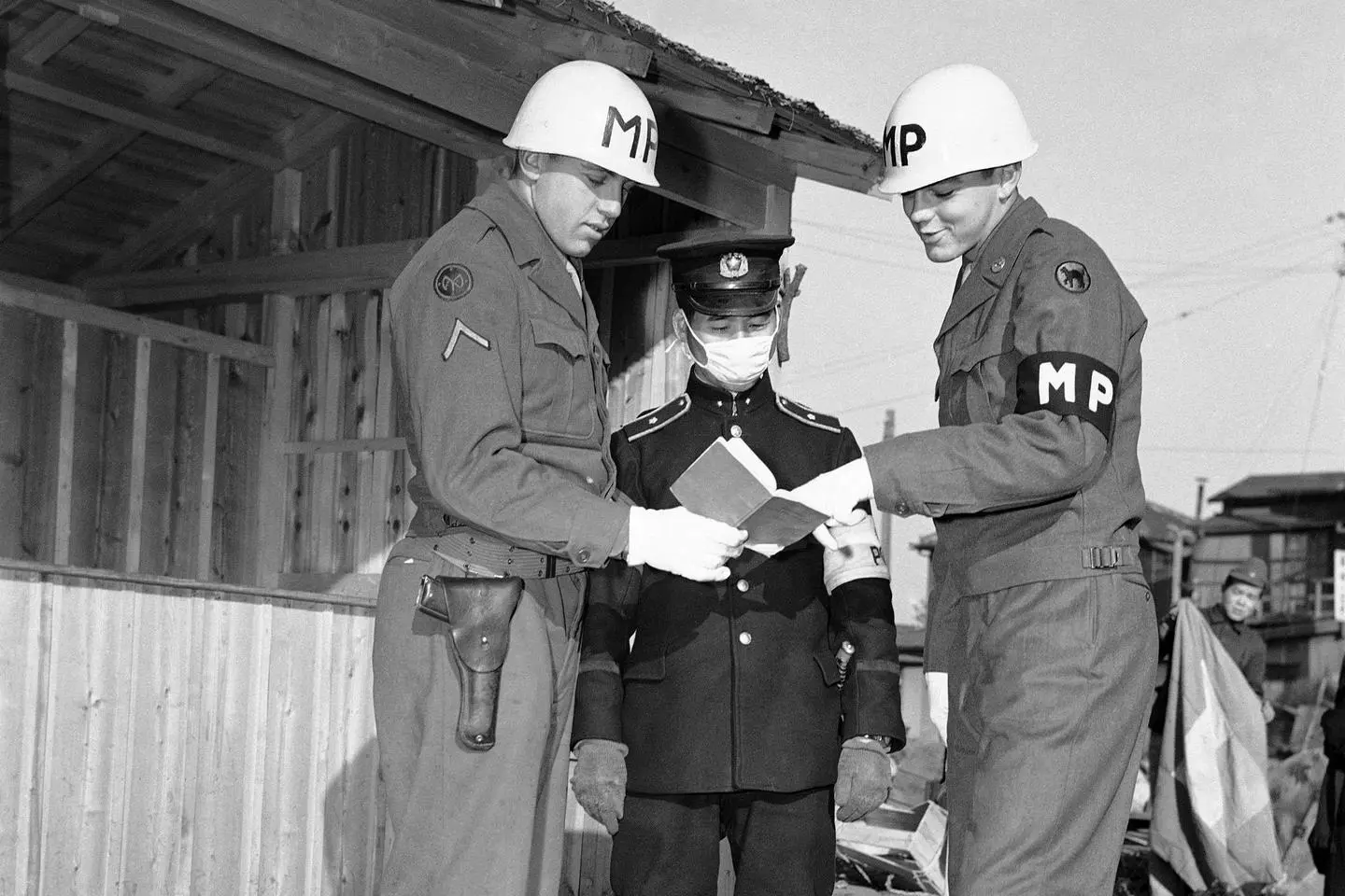 « La présence militaire américaine au Japon a toujours été destinée à assurer une ligne de défense face à la Chine et la Russie, plus qu’à protéger l’Archipel »