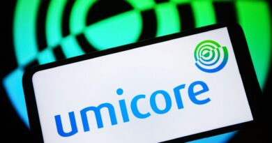 La société belge de fabrication de produits chimiques Umicore annonce investir 400 millions d’euros sur le site d’Hoboken - RTBF Actus