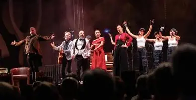 La troupe de "Cyrano de Bergerac, la Comédie musicale" peaufine son show à Nice avant une tournée jusqu'en Chine