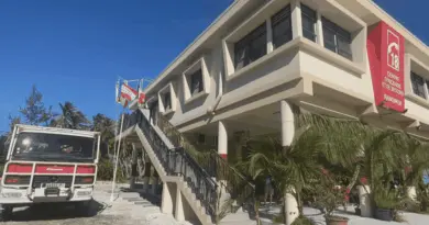 L'abri de survie de Avatoru à Rangiroa inauguré par Manuel Valls