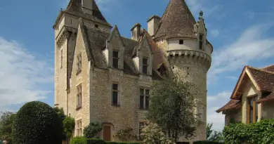 L’ancien château de Joséphine Baker dissimulait un « trésor » rarissime qui a estomaqué les archéologues en 2018 : un cardiotaphe