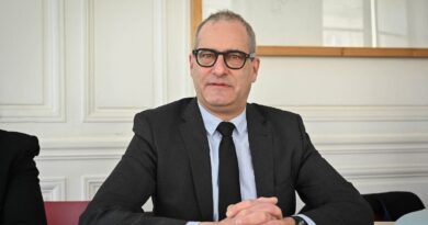 Laurent Vallet, le patron de l’INA suspendu après avoir acheté de la cocaïne, annonce sa démission