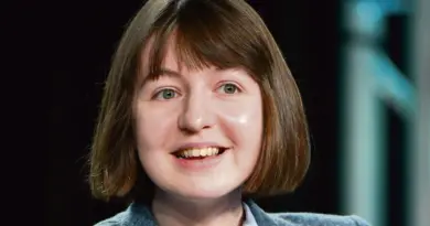 L’autrice irlandaise Sally Rooney « soutient Palestine Action » - L'Humanité