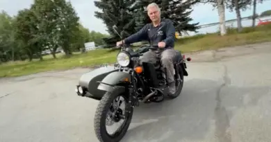 Le cadeau de Poutine à cet Américain dans l’incapacité de réparer sa moto russe