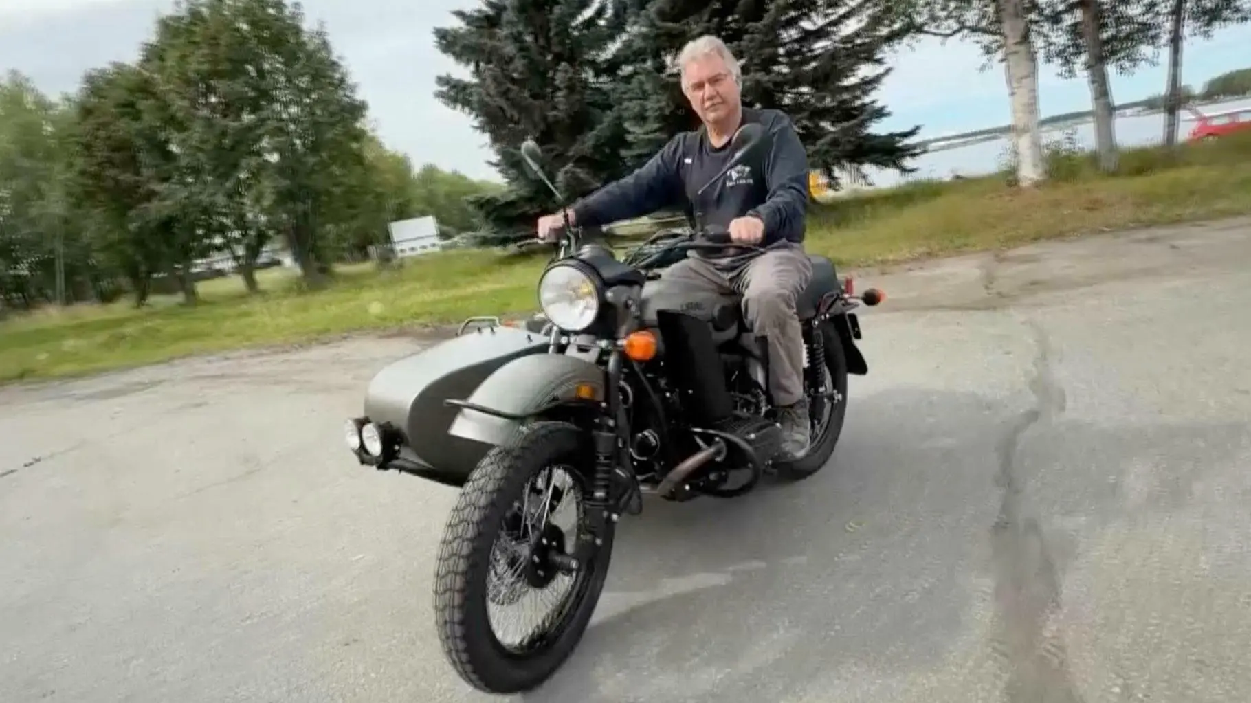 Le cadeau de Poutine à cet Américain dans l’incapacité de réparer sa moto russe