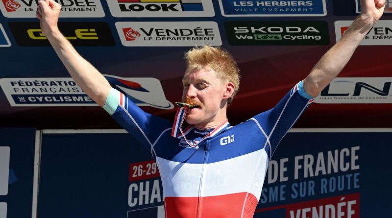 Le champion de France Dorian Godon remporte la 2ème étape du TPC en Nouvelle-Aquitaine à Gond-Pontouvre près d'Angoulême - ici