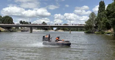 Le championnat d'Europe d'aéroglisseurs se tient ce week-end à Port-Saint-Père, près de Nantes - ici