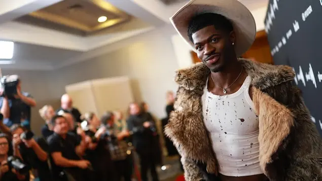Le chanteur Lil Nas X détenu pour avoir foncé sur des policiers à Los Angeles