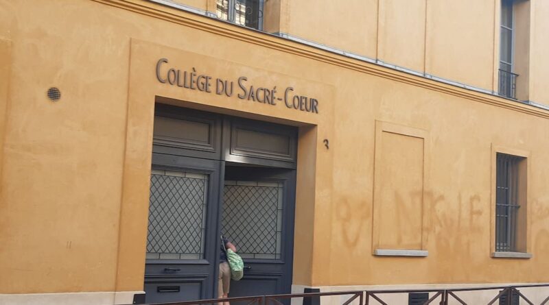 Le directeur du collège du Sacré-Cœur de Versailles maintenu à son poste, malgré les alertes contre la dérive intégriste de l’établissement