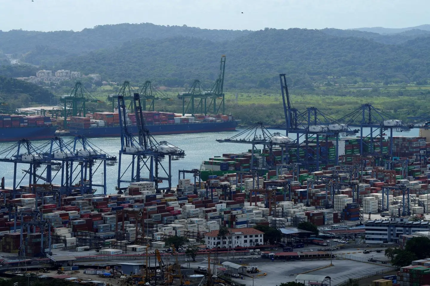Le groupe hongkongais CK Hutchison ne cédera pas ses ports de Panama avant 2026