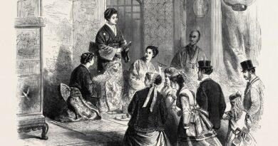 Une illustration du livre montrant des dames japonaises en kimono dans le pavillon de thé japonais de l’exposition universelle de Paris 1867. (© Album/Quintlox/Kyôdô)