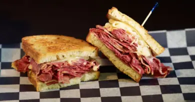 Le sandwich au pastrami, l'incontournable de la gastronomie new-yorkaise