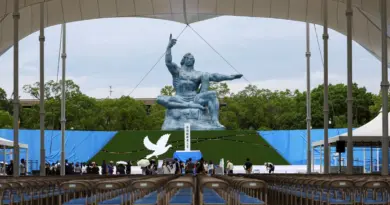 Le troublant et oublié match de football américain sur les décombres de Nagasaki