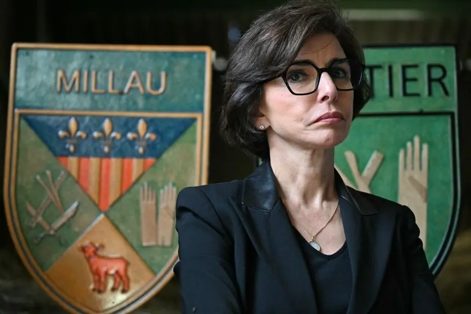 Législative à Paris : Rachida Dati maintient sa candidature face à Michel Barnier