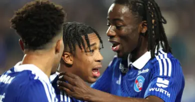 L'entraîneur de Strasbourg Liam Rosenior ravi de conserver Ismaël Doukouré : "La bonne décision pour lui et pour nous" - ici