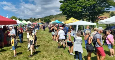 Lepuix. La grande foule au sommet du Ballon d’Alsace pour la fête artisanale
