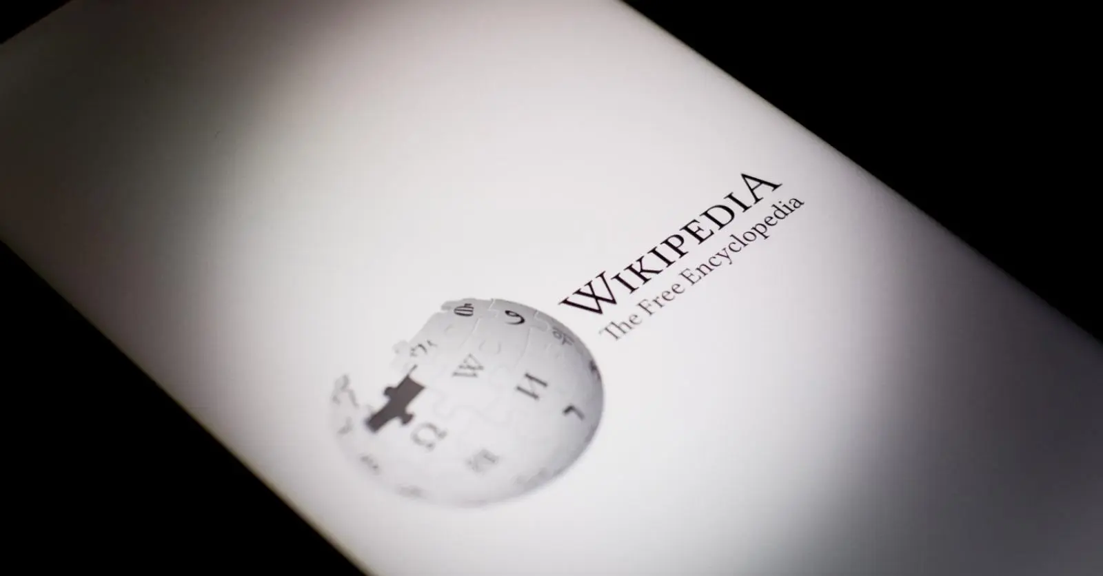 Les Britanniques devront peut-être prouver leur âge pour utiliser Wikipédia - Data News