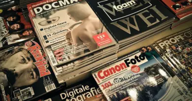 news, headline, breaking news, newspaper, journalism, media, press, microphone, TV