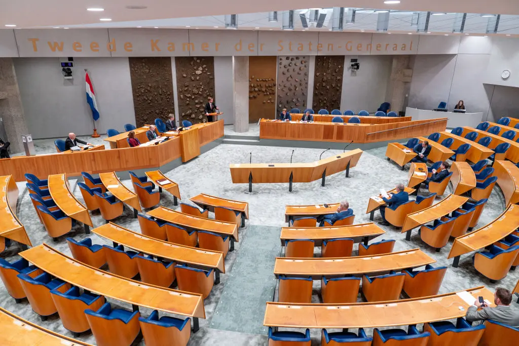 Les autorités néerlandaises convoquent les géants des réseaux sociaux avant les élections anticipées d'octobre - Euractiv FR