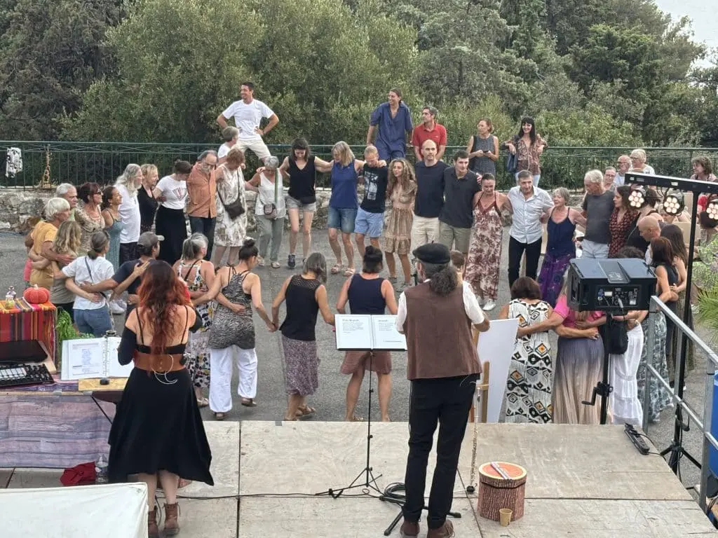Danses lors du Baleti, sur la colline du Chateau de Nice