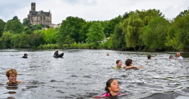 Les militants de la baignade urbaine veulent surfer sur l’exemple parisien