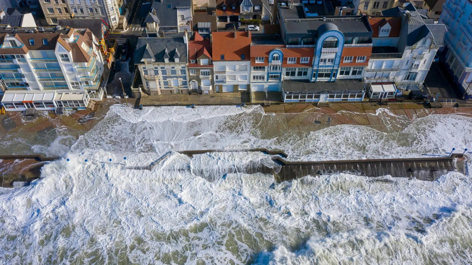 Les restes de l’ouragan Erin arrivent sur l’Hexagone et voici ce que ça provoque