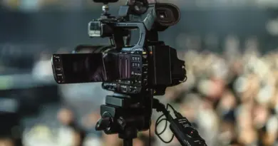 news, headline, breaking news, newspaper, journalism, media, press, microphone, TV
