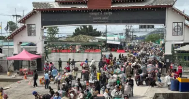 L’exode des travailleurs cambodgiens employés en Thaïlande après les affrontements entre les deux pays