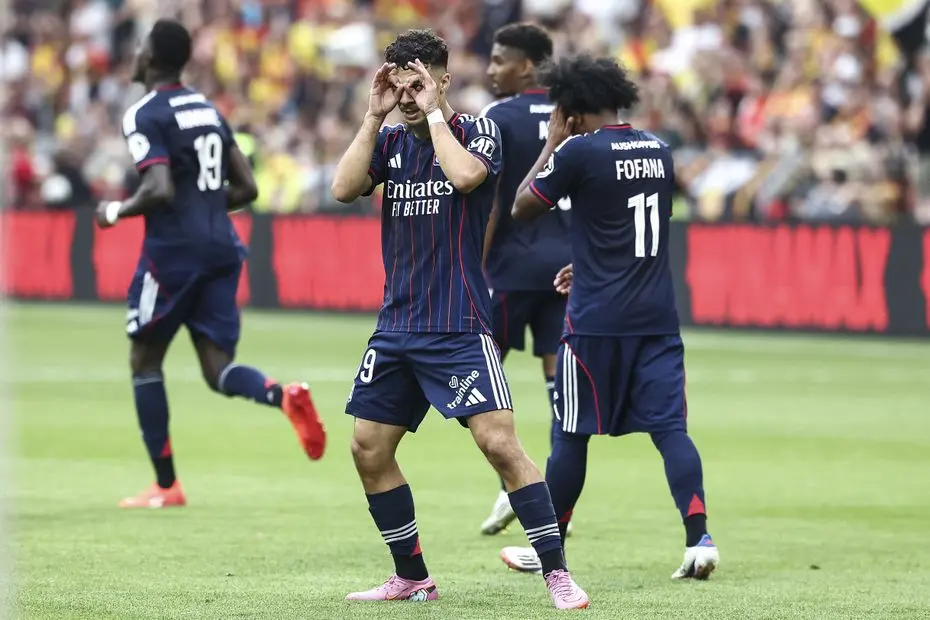 Ligue 1 : "On commence de belle manière la saison", Lyon l'emporte à Lens (0-1) et tourne la page