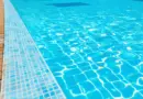 Liner de piscine qui se décolle en août : pourquoi attendre septembre coûte 3 fois plus cher