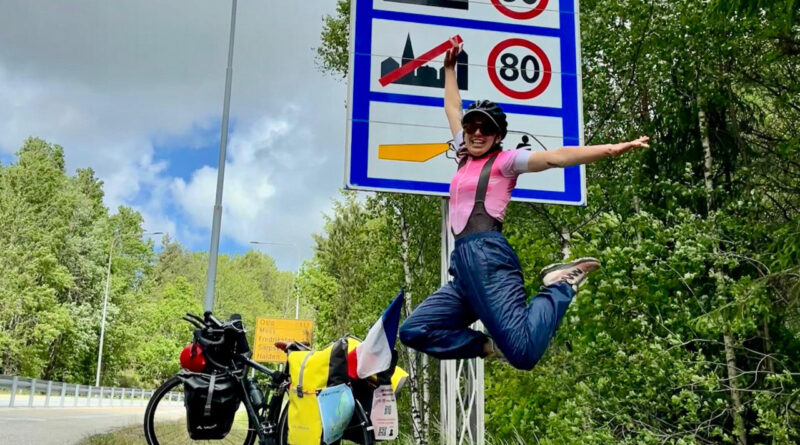 Loire-Atlantique : une jeune de 22 ans réussit à boucler son aventure à vélo de 5 200 km jusqu’au Cap Nord