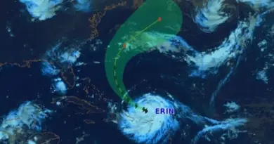 L'ouragan Erin s'éloigne de Saint-Martin et Saint-Barthélemy encore en jaune pour les vagues submersions