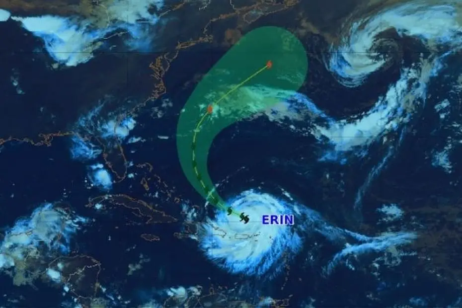 L'ouragan Erin s'éloigne de Saint-Martin et Saint-Barthélemy encore en jaune pour les vagues submersions