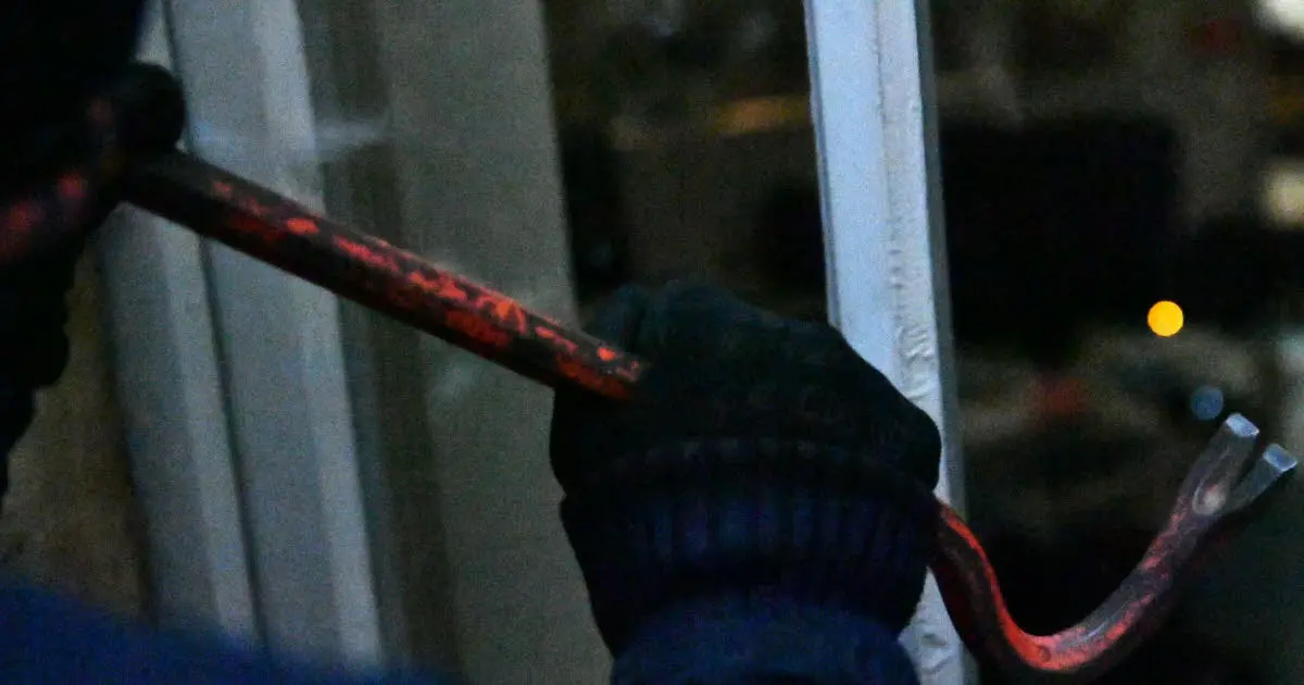 Lyon. Le voleur se cachait dans le lit de sa victime habillé de ses vêtements