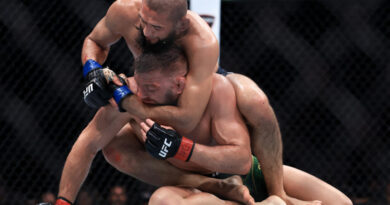 MMA: le rouleau compresseur Khamzat Chimaev détrône le champion sud-africain Dricus du Plessis