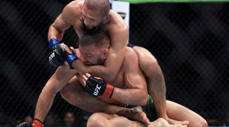 MMA: le rouleau compresseur Khamzat Chimaev détrône le champion sud-africain Dricus du Plessis