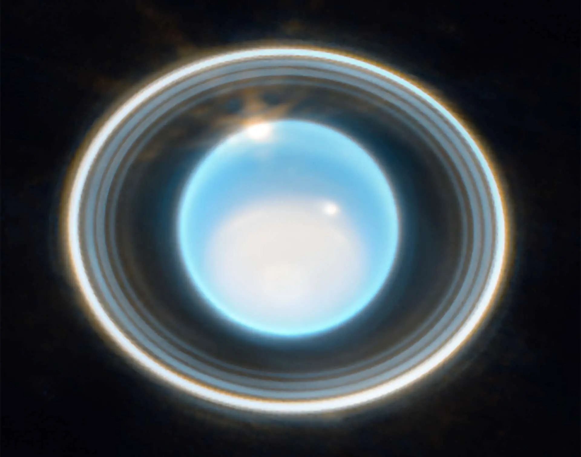 Mais qu'a donc découvert le télescope spatial James-Webb tout près de la planète Uranus ?