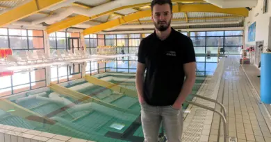Malgré une création de poste, la piscine de Saint-Hilaire-du-Harcouët peine à recruter un maître-nageur