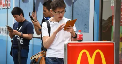 McDonald's contraint à des excuses au Japon, à cause de cartes Pokémon offertes dans certains de ses menus