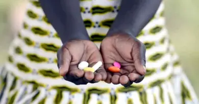 Médicaments falsifiés : Un fléau mondial exacerbé par la vente en ligne illégale